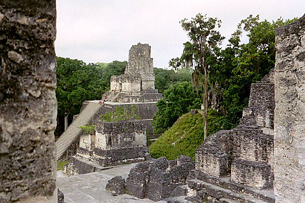 Temples Mayas de Tikal